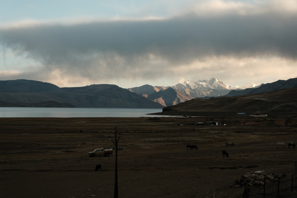 Bình minh im ắng ở làng Moriri phía Bắc Ấn&nbsp;🌄